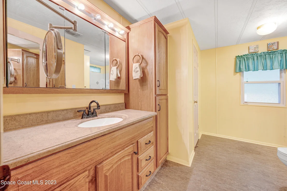 Photo of 2311 Coconut Palm Drive NE