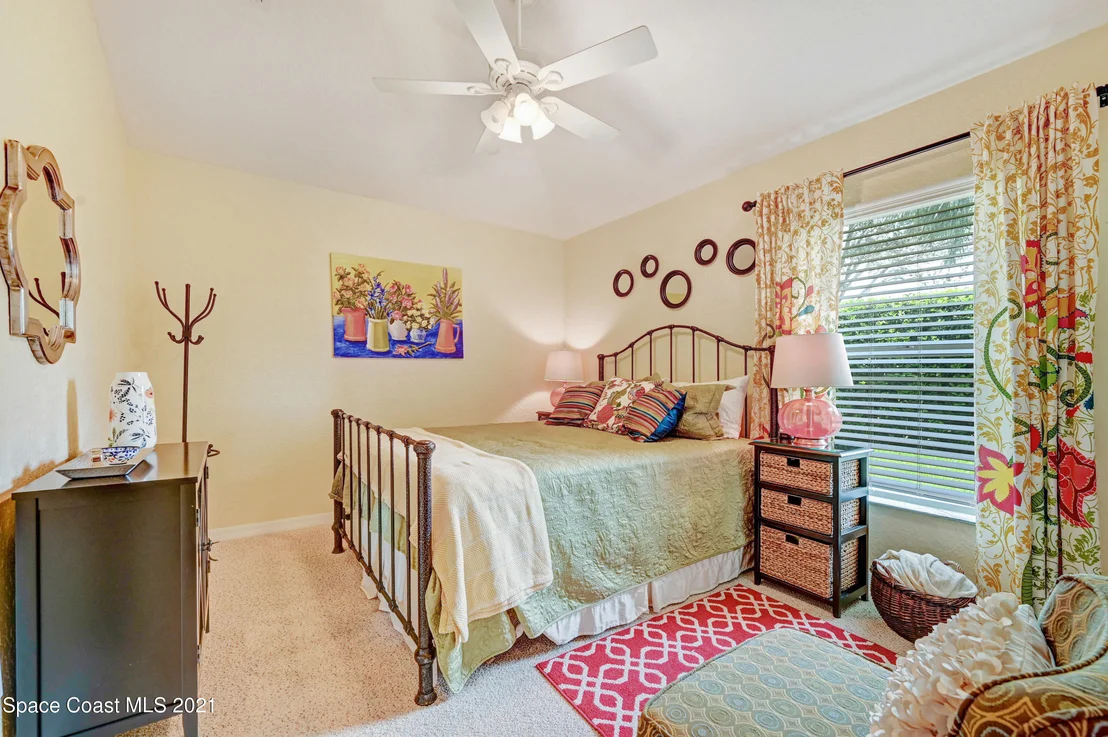 Photo of 992 Carriage Hill Road