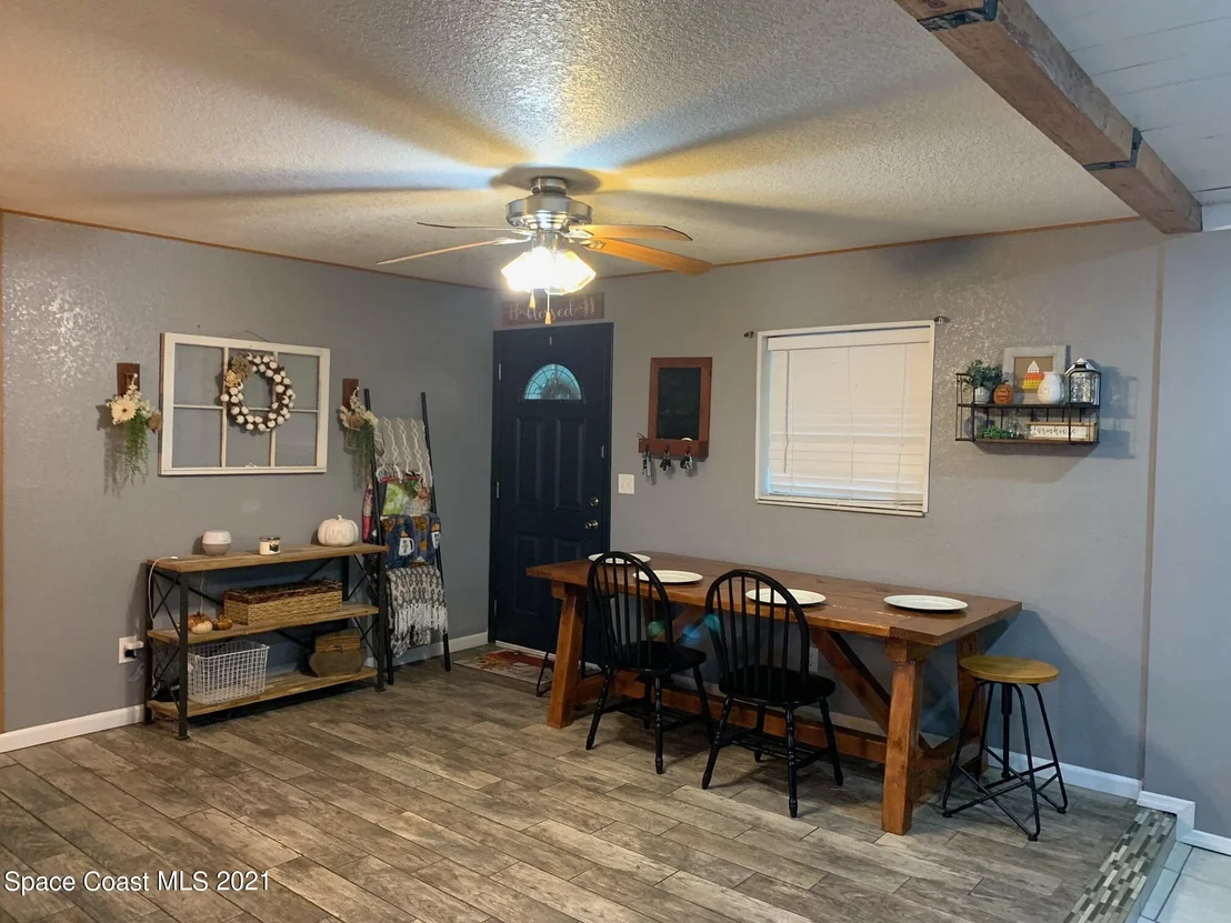 Photo of 5625 Palm Street