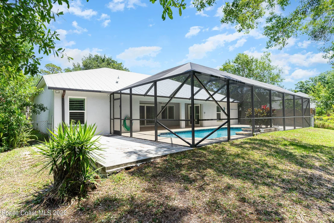 Photo of 6573 Sheridan Road