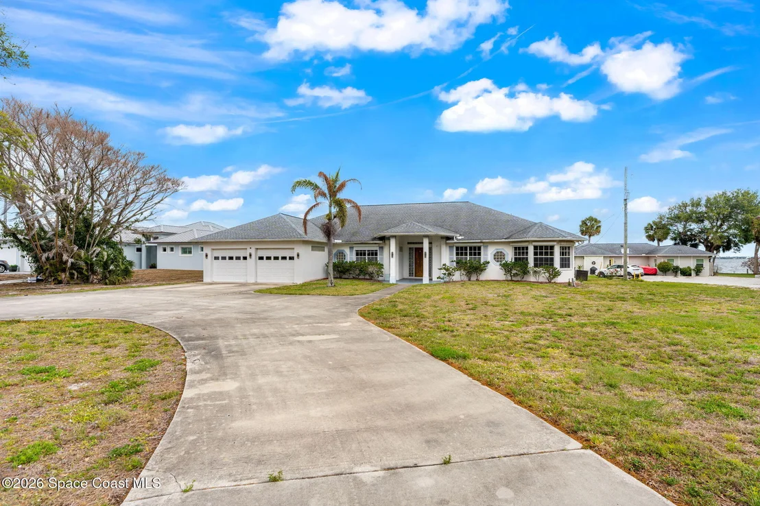 Photo of 2729 Pineapple Avenue