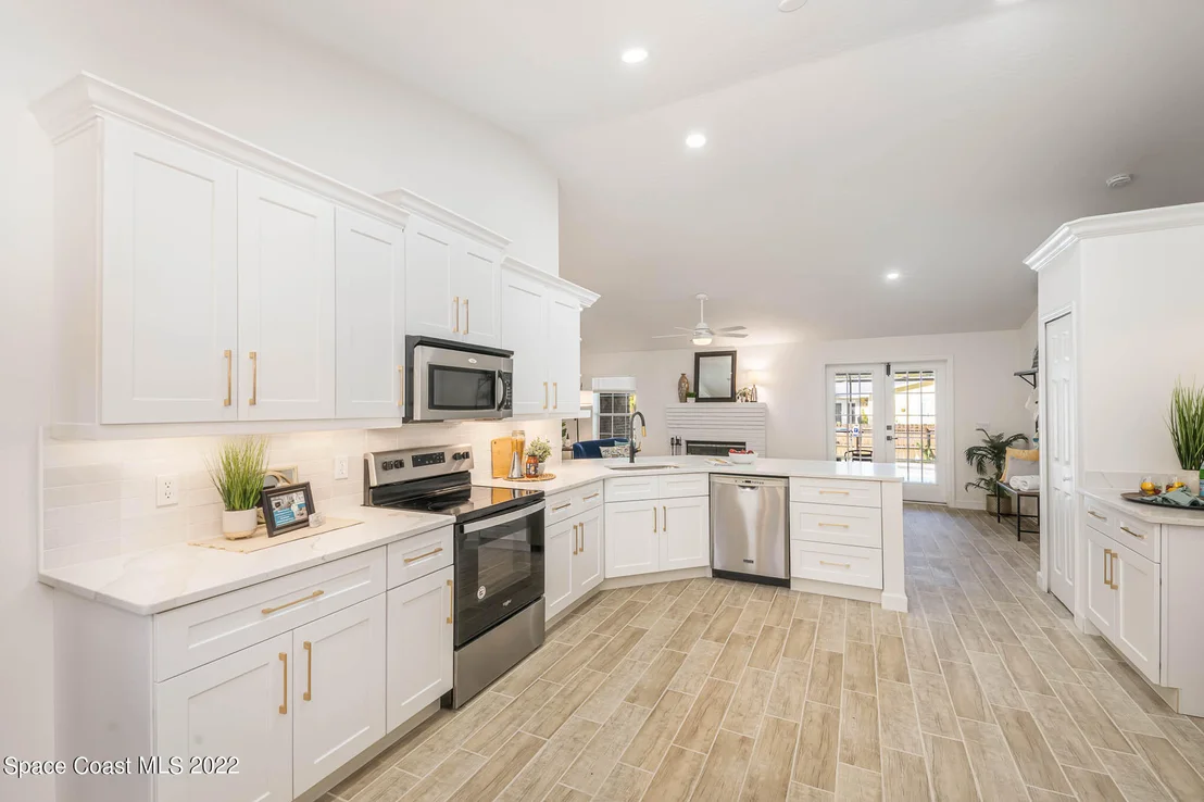 Photo of 2020 Commodore Street