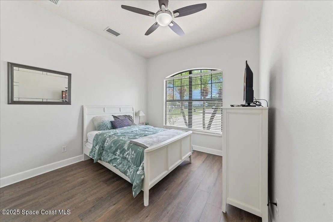 Photo of 2100 Windbrook Drive SE