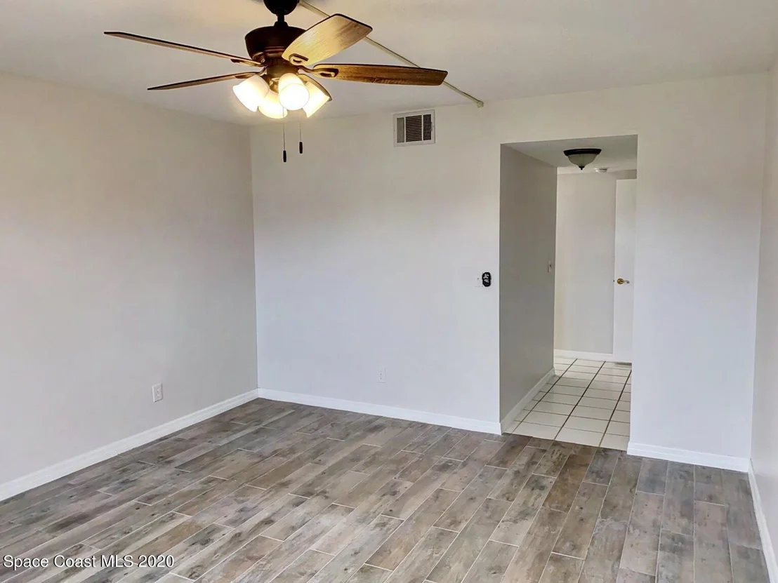 Photo of Unit 1025 at 315 Tangle Run Boulevard