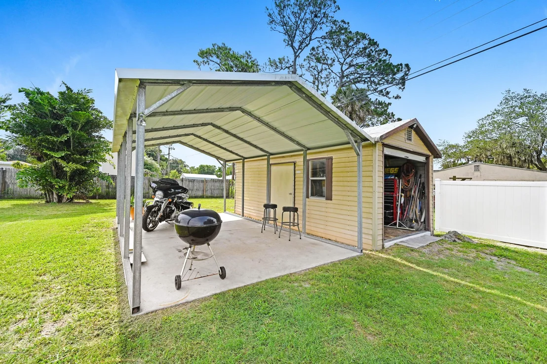 Photo of 2521 N Palm Drive N
