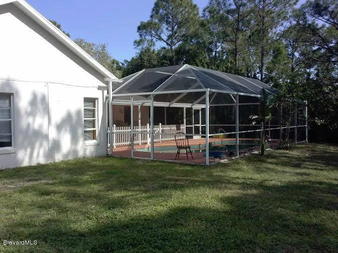 Photo of 2075 Vally Road