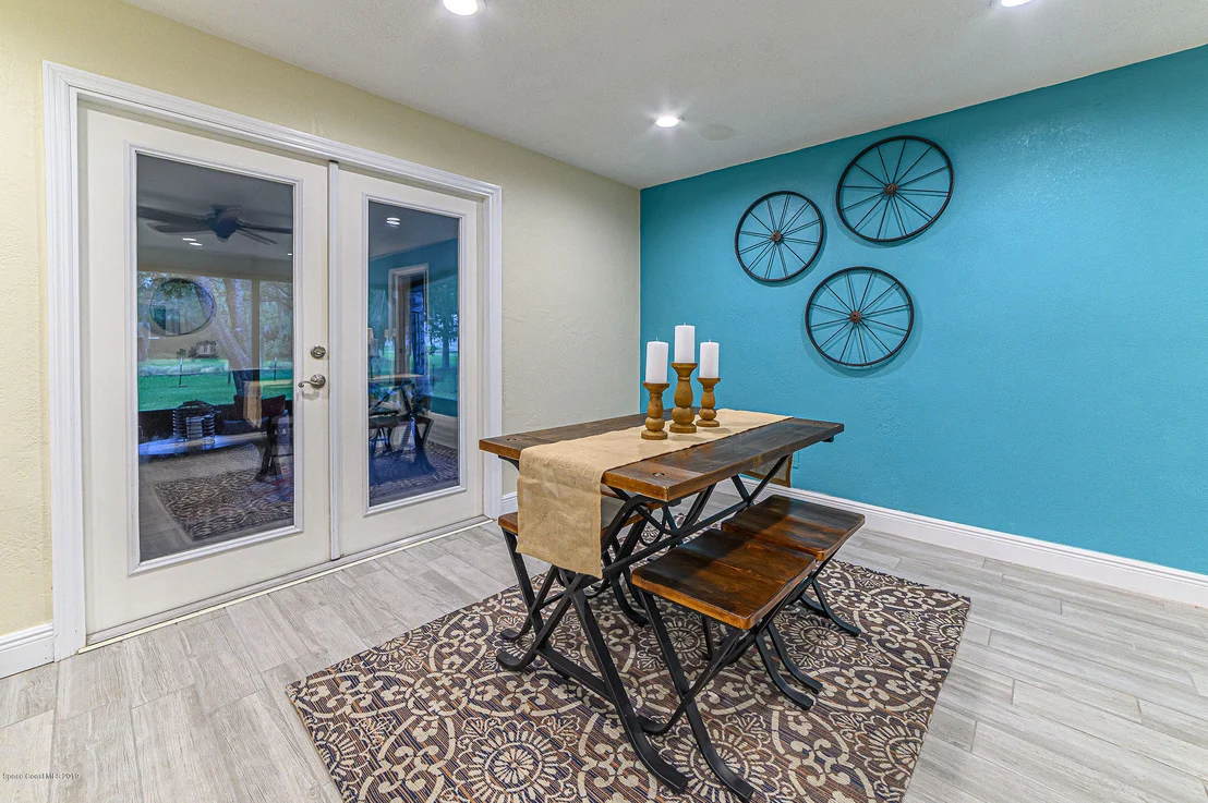Photo of 3905 Lake Washington Road