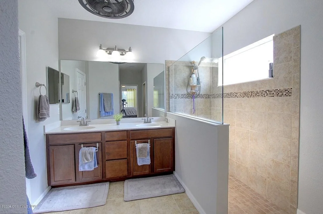 Photo of 1781 Bridgeport Circle