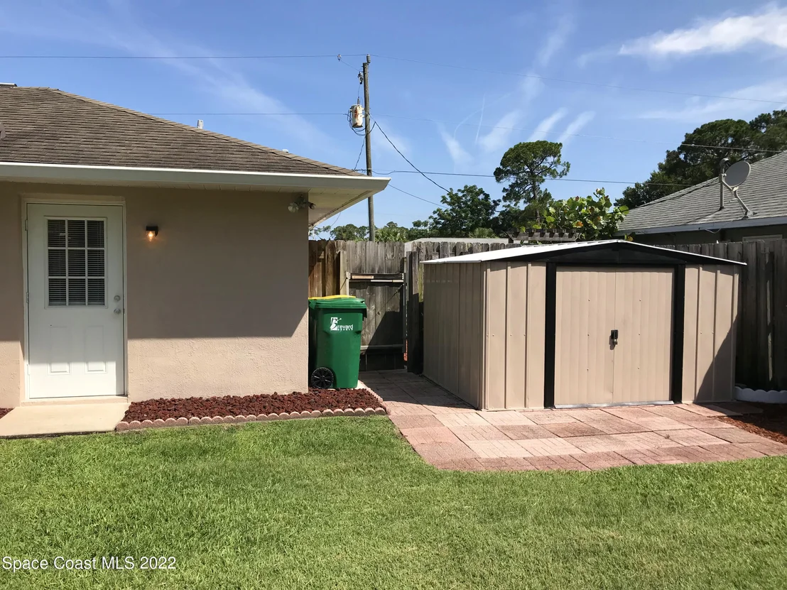Photo of 5477 Holden Road