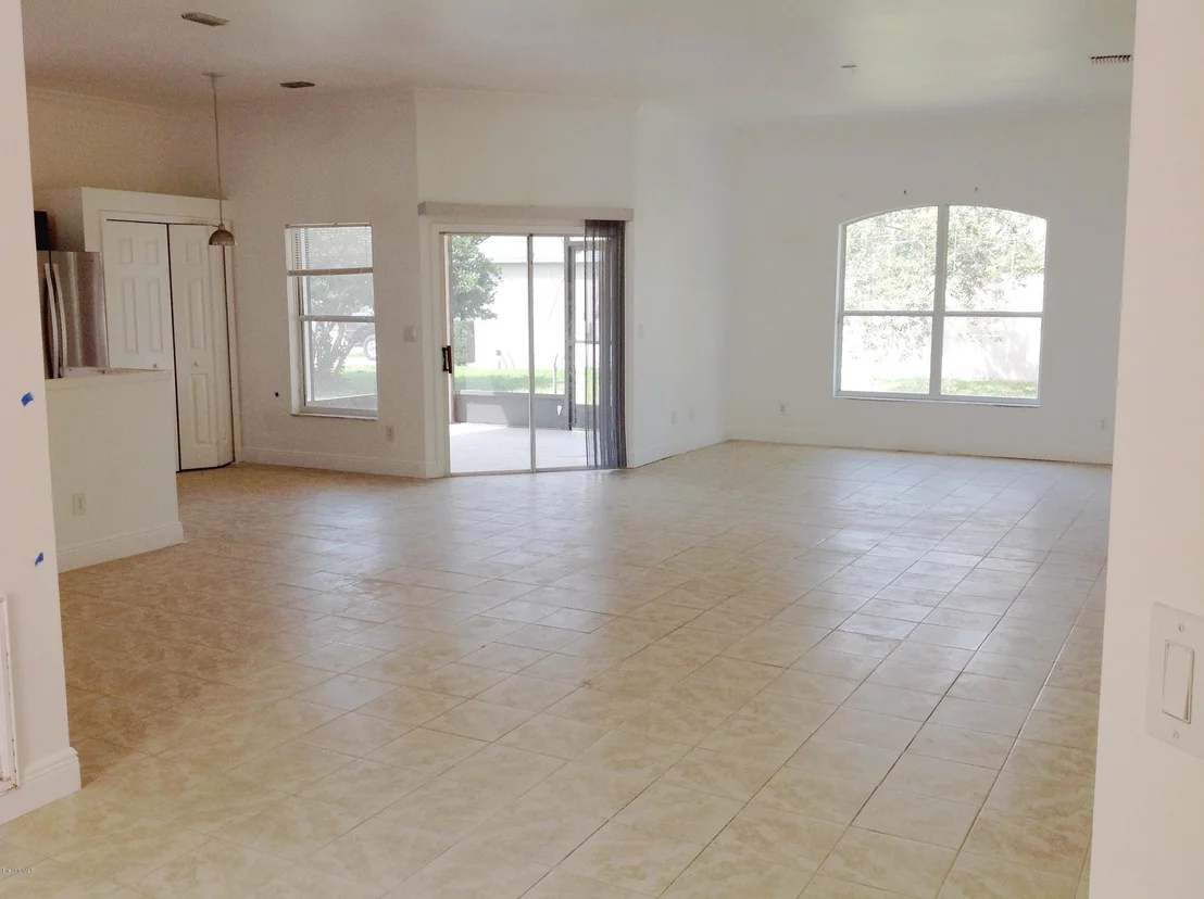 Photo of 890 Villa Drive