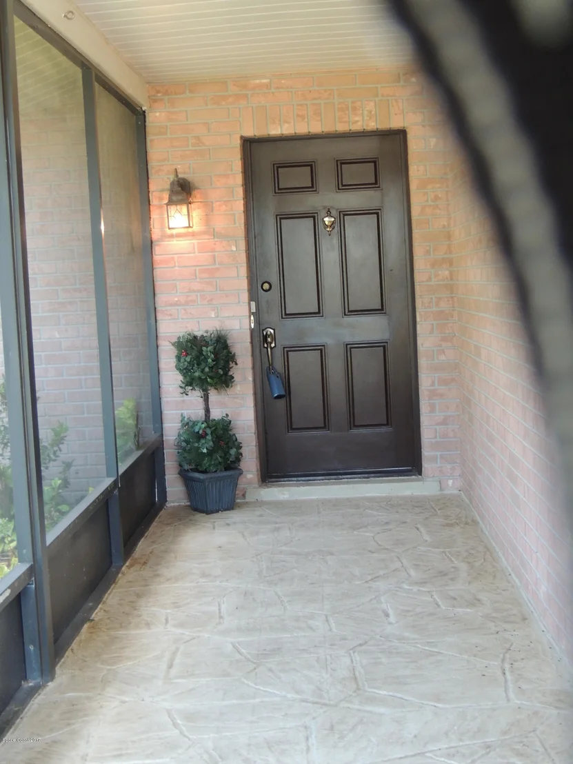 Photo of 2545 Corbusier Drive