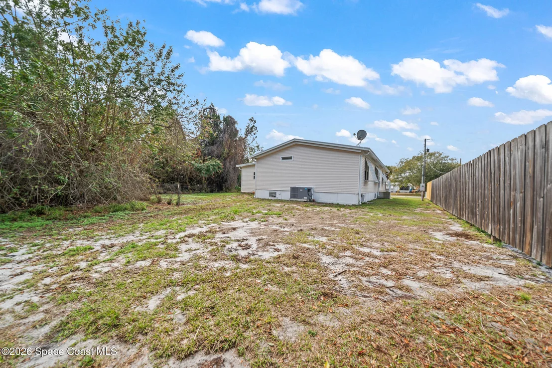 Photo of 935 Falcon Drive
