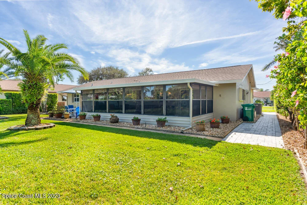 Photo of 2115 S River Road