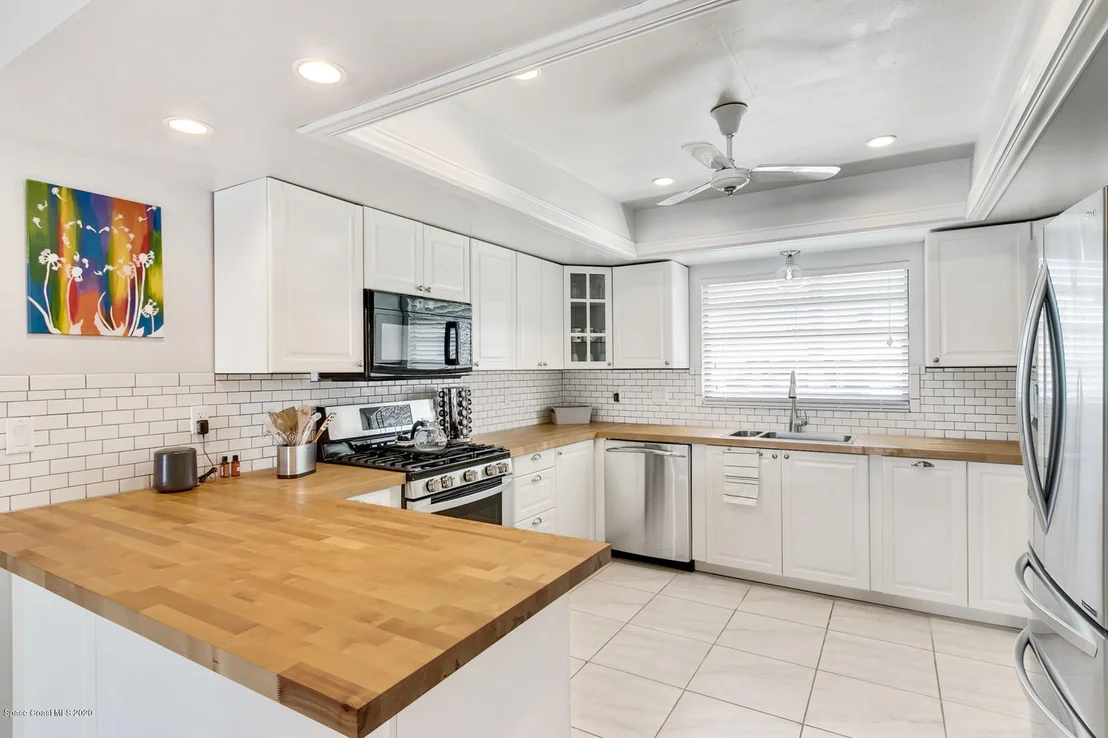 Photo of 980 Long Meadow Lane