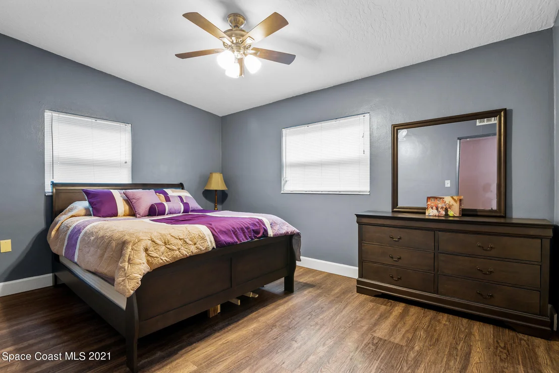 Photo of 1427 Hillcrest Drive