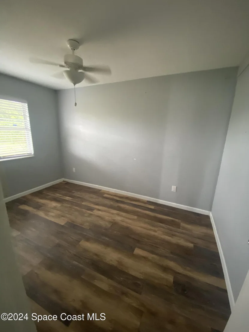 Photo of 966 Darwin Lane NE