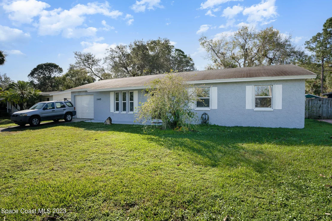 Photo of 2445 Victor Road