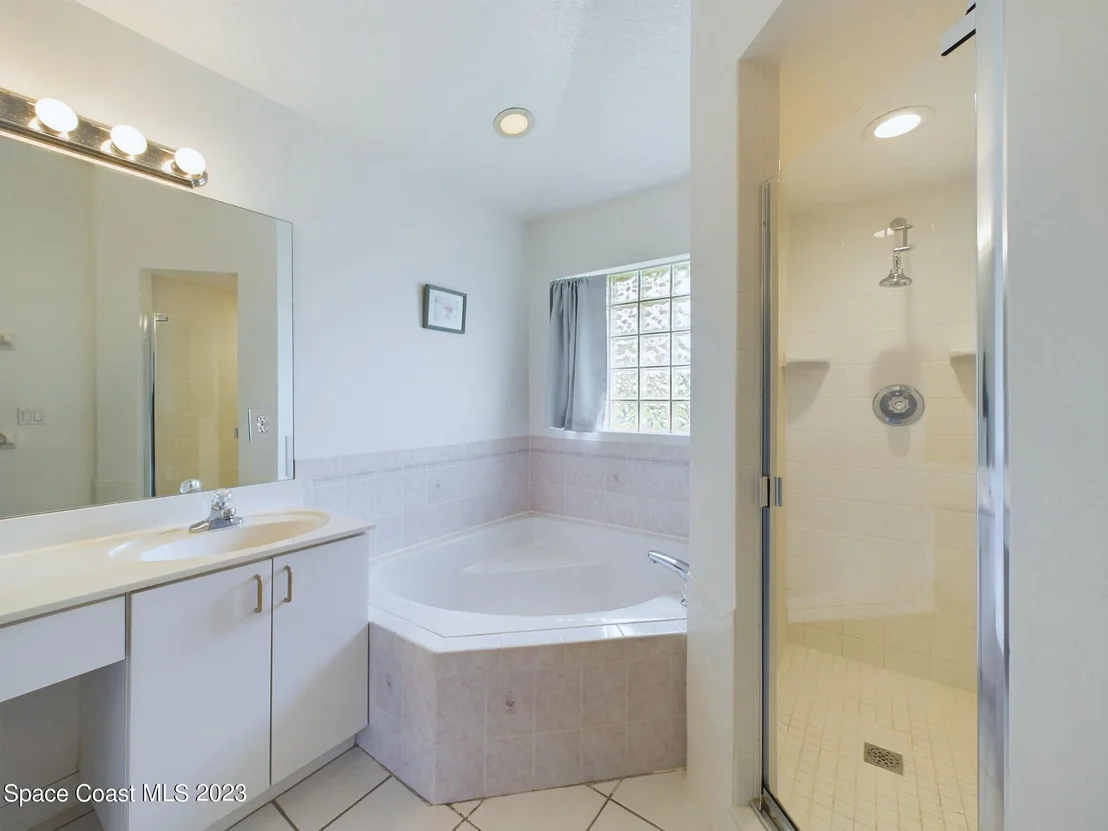 Photo of 1211 Meadow Lake Road
