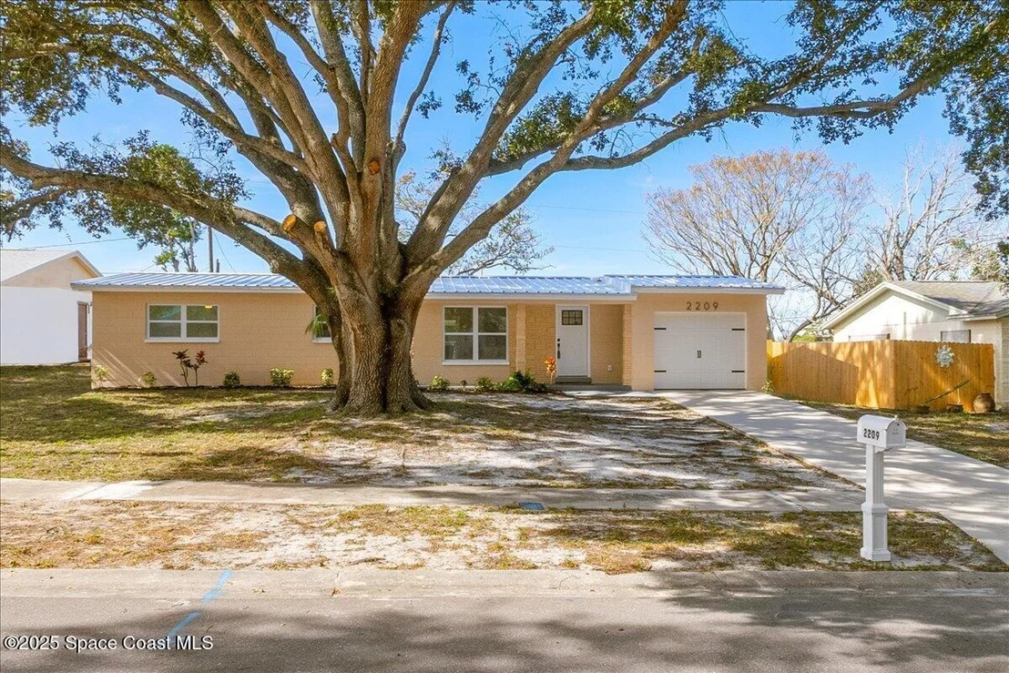 Photo of 2209 Iona Drive