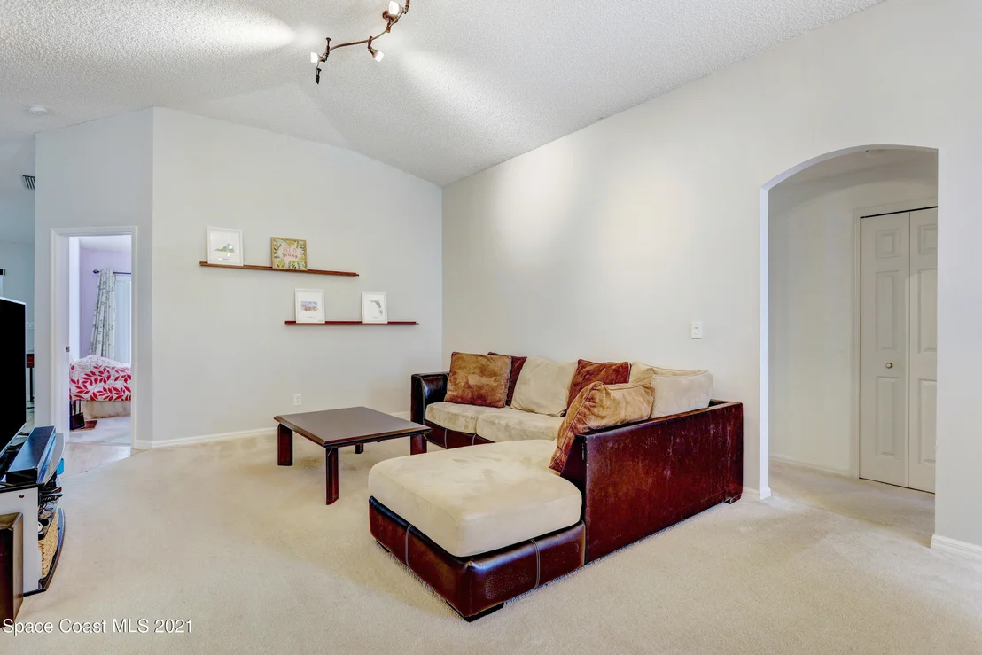 Photo of 865 Villa Drive