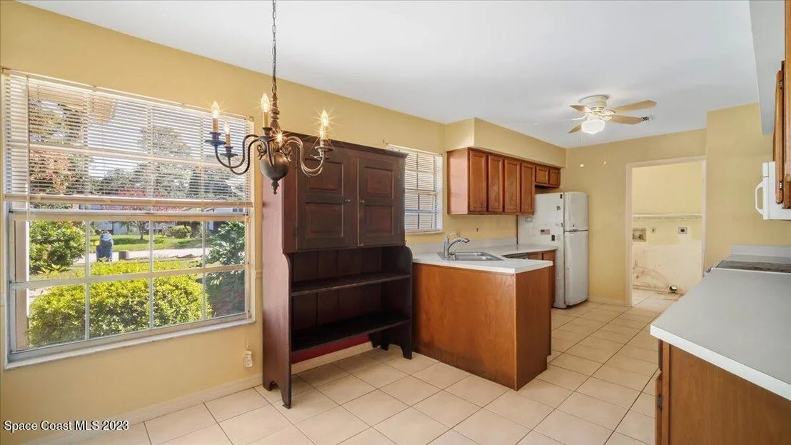 Photo of 827 Pine Shadows Avenue
