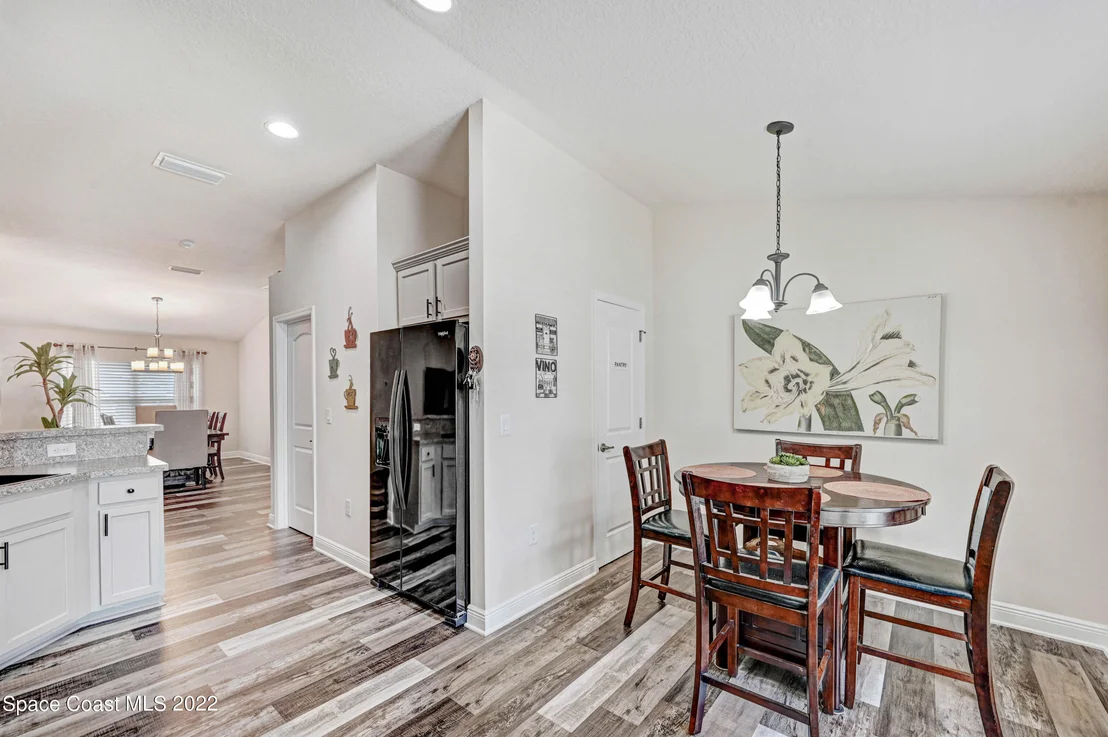 Photo of 1383 Steele Road SE