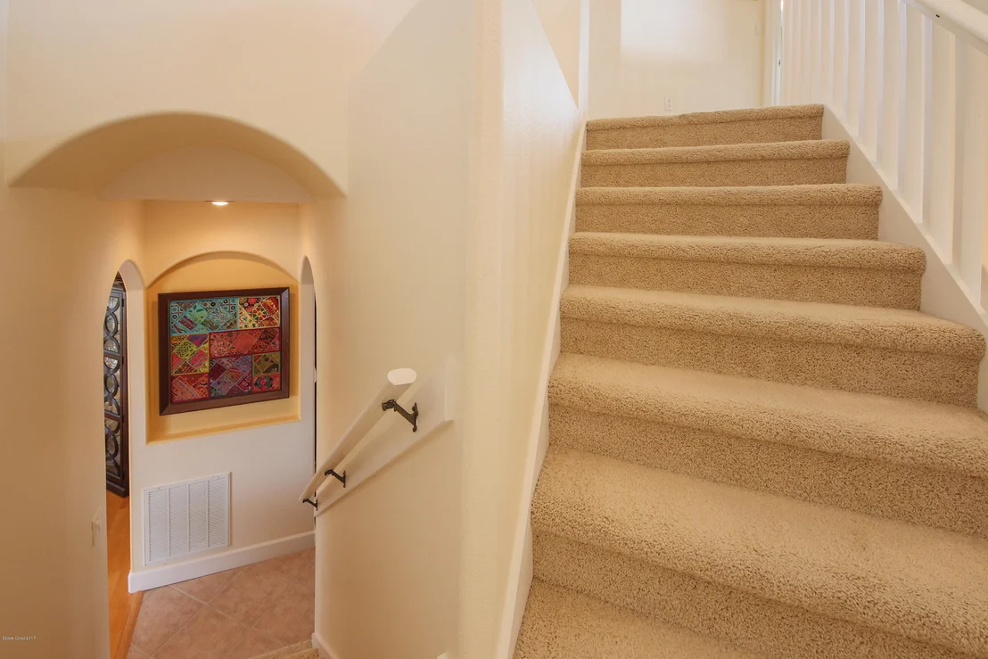 Photo of 885 Chatsworth Drive