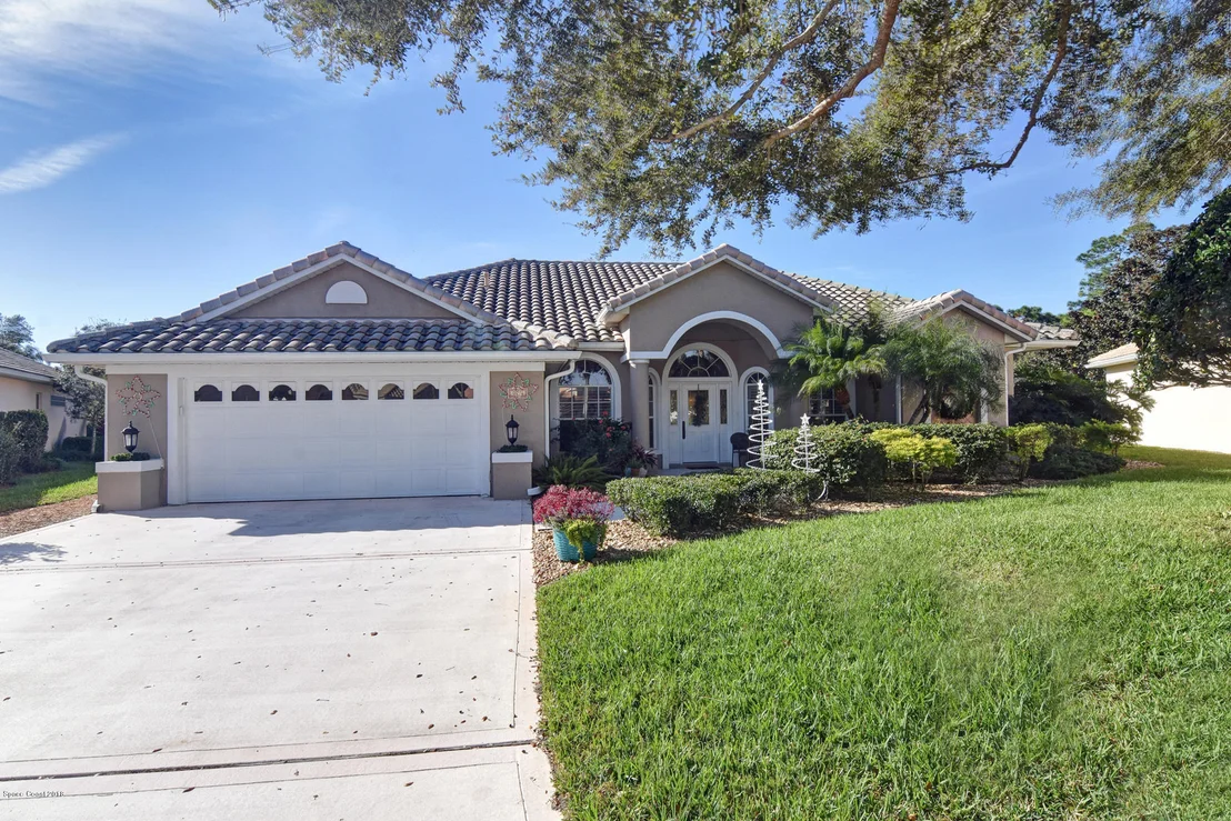 Photo of 979 Palm Brook Drive