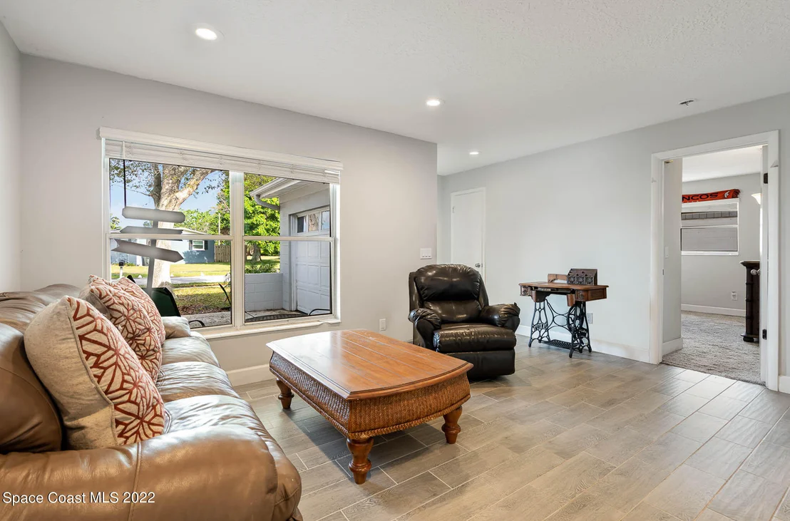 Photo of 1106 Basalona Drive