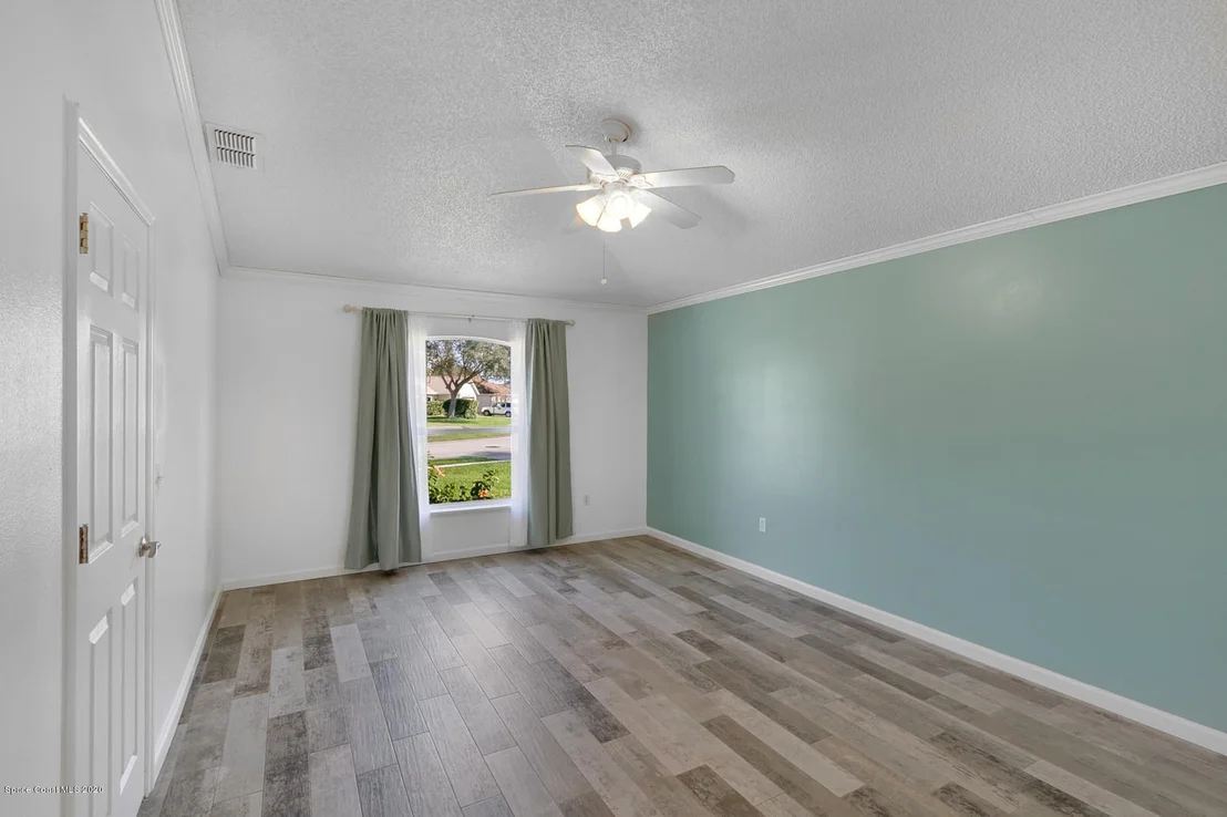 Photo of 239 Mcclain Dr