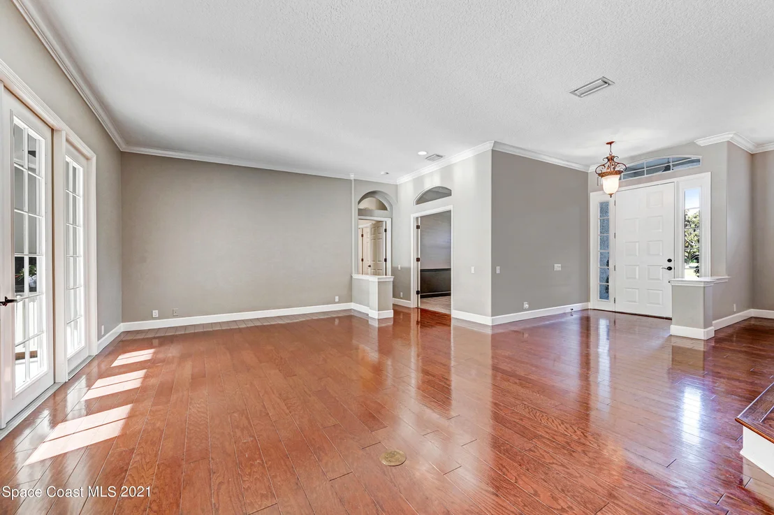 Photo of 882 Oak Park Drive