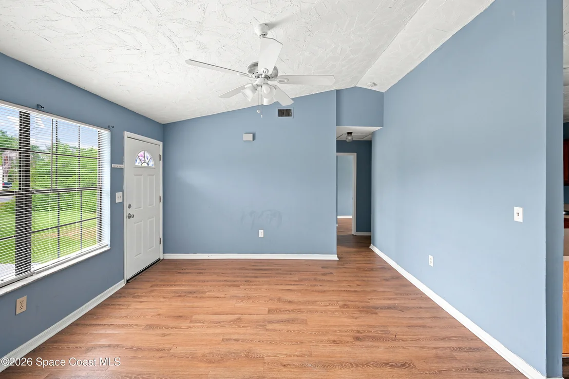 Photo of 2425 Cogan Drive SE