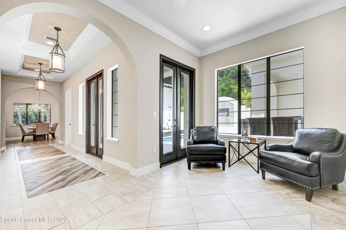 Photo of 180 Whaler Drive