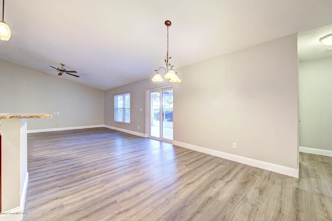 Photo of 6480 Adrian Street