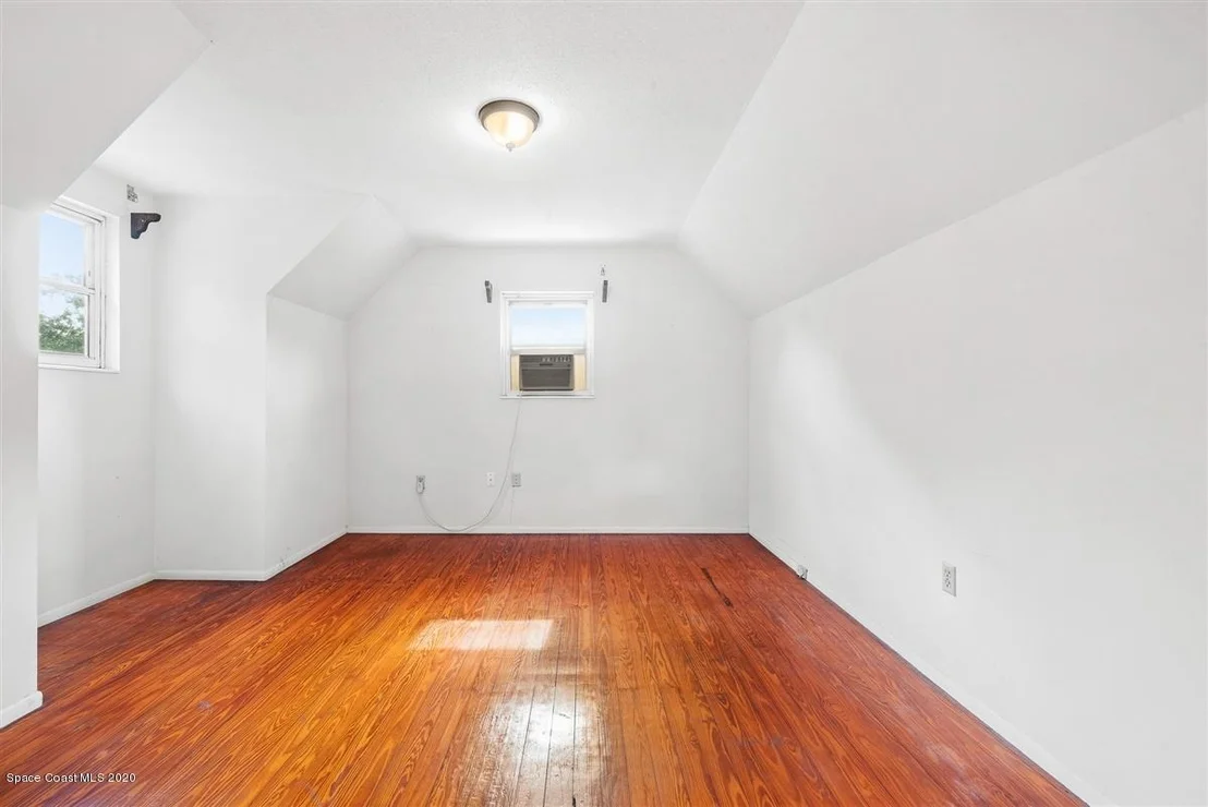 Photo of 1285 Hall Road
