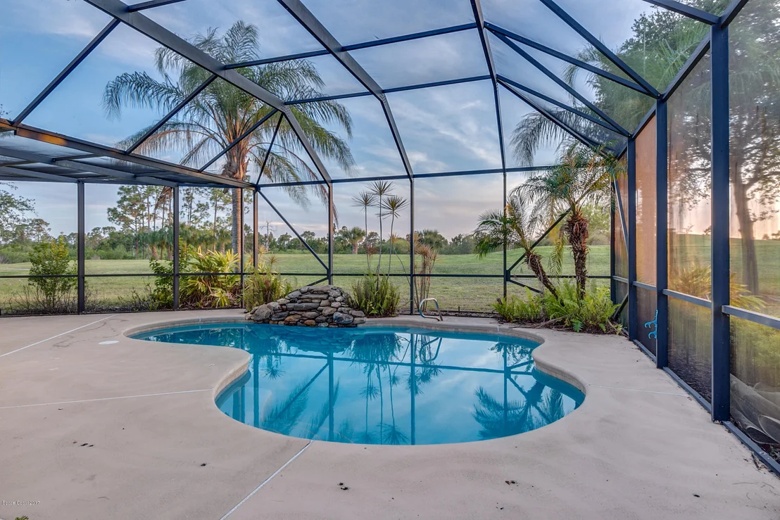 Photo of 2118 Windbrook Drive SE