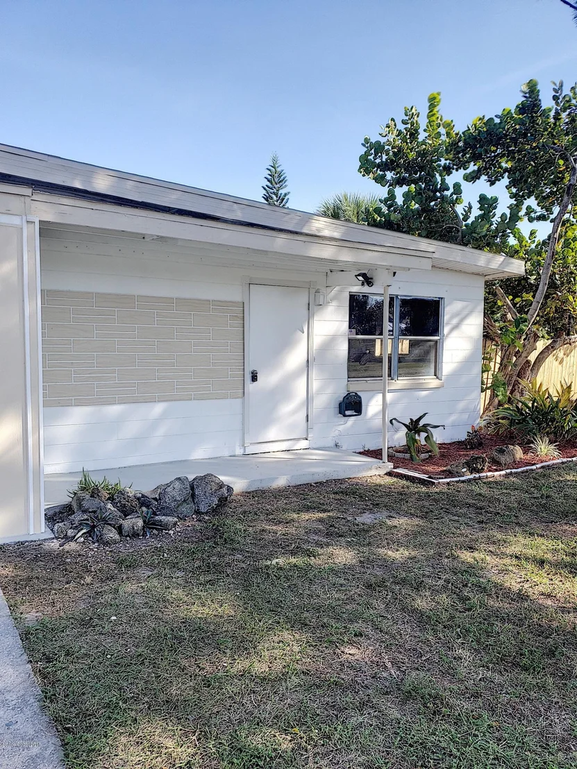 Photo of 1847 Mosswood Drive