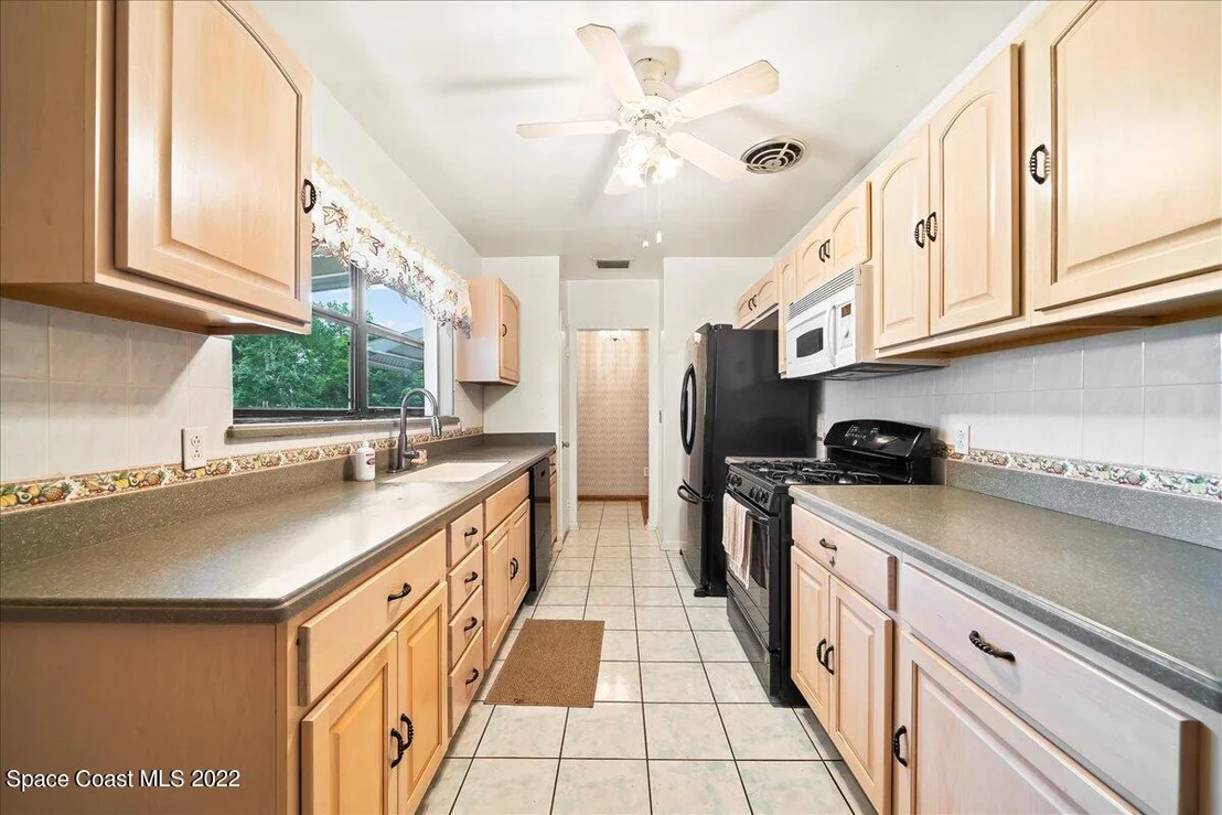 Photo of 926 Glenmore Circle