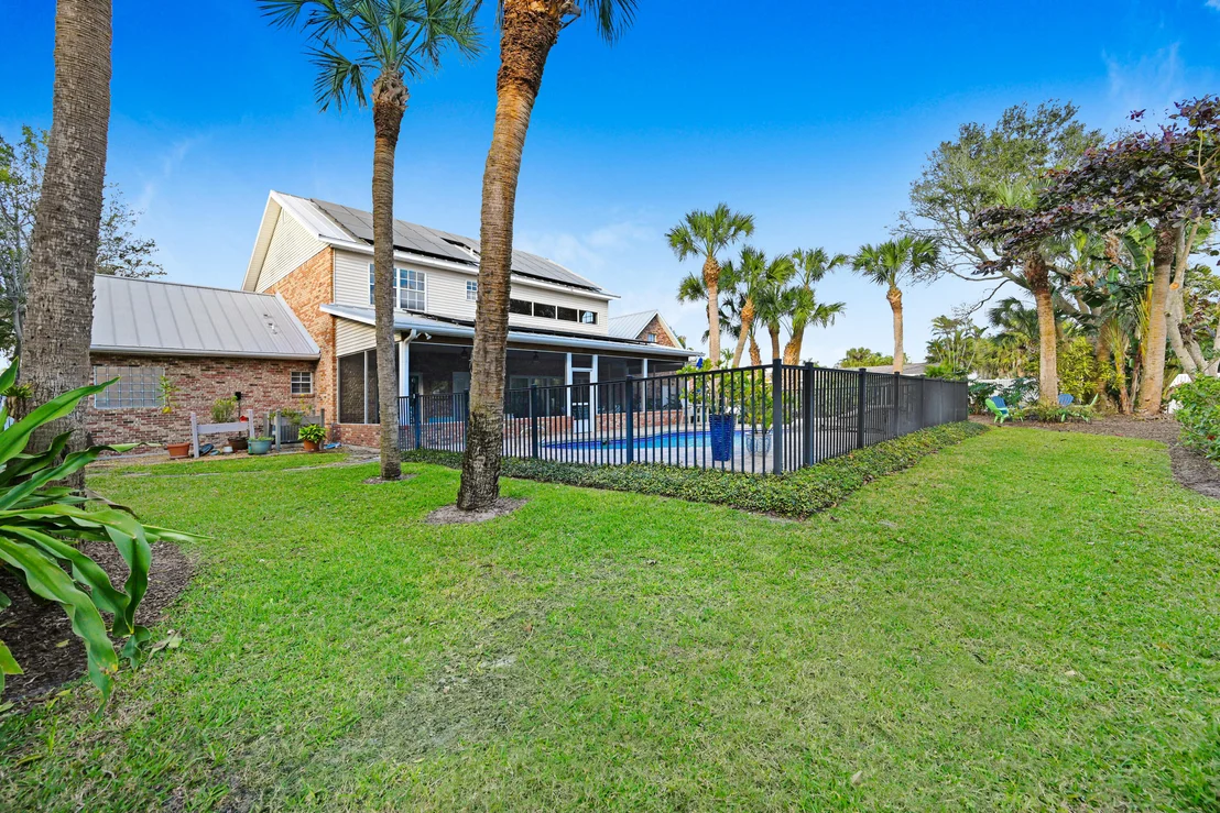Photo of 225 Ormond Drive S
