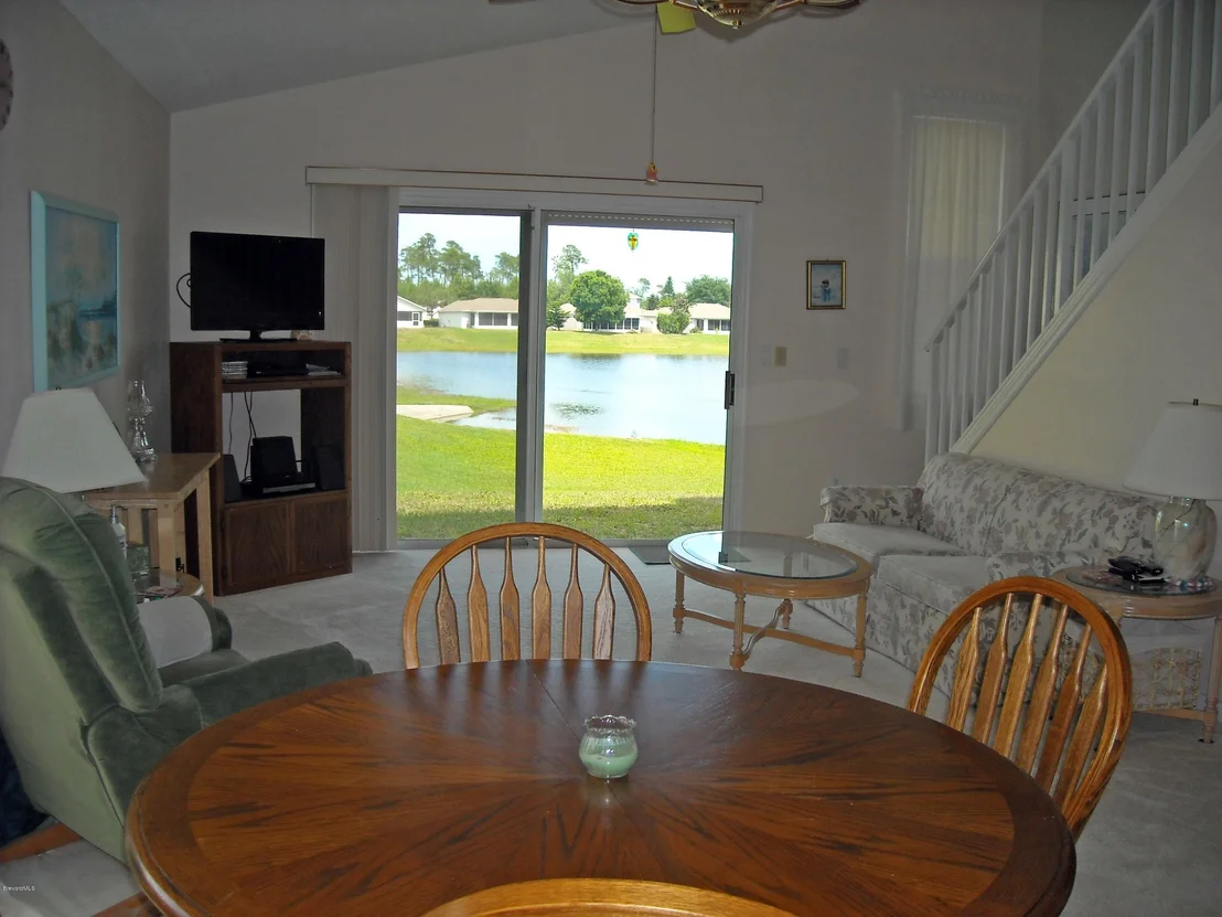 Photo of 993 NE Wateroak Drive