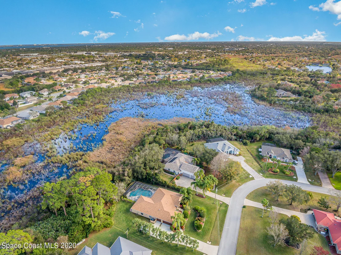 Photo of 4333 Long Lake Road