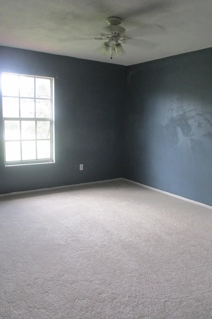 Photo of 1361 NE Mariposa Drive