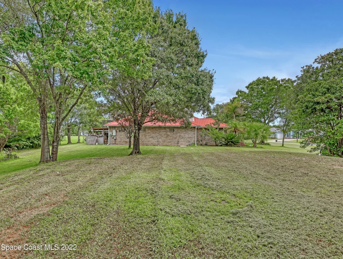 Photo of 4304 Long Lake Road