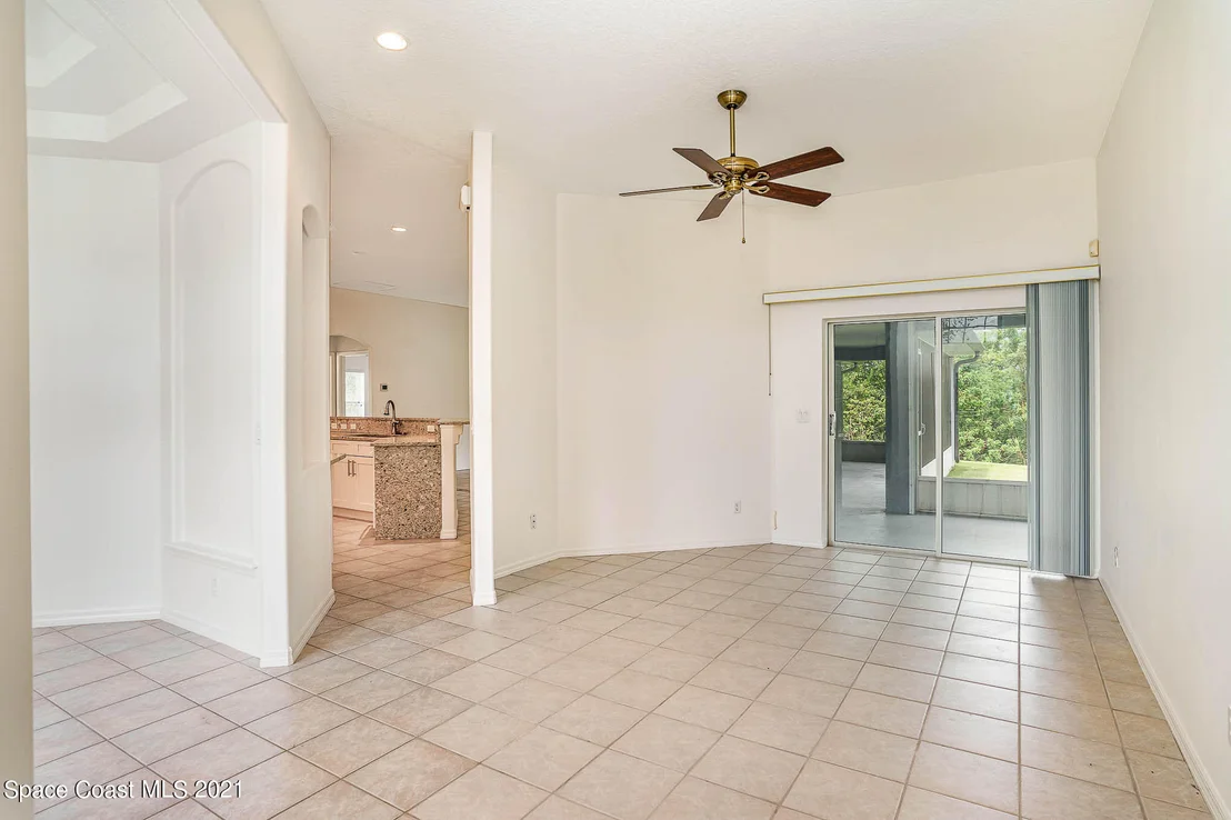 Photo of 4353 Long Lake Road
