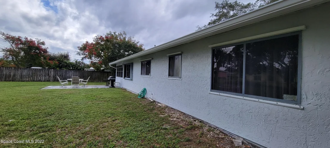 Photo of 981 Cadillac Drive NE