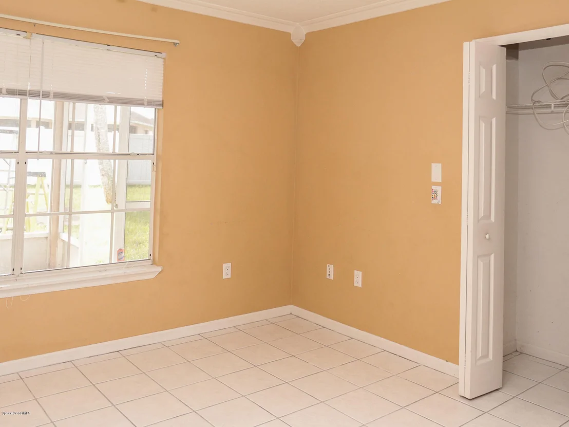 Photo of 1337 Heritage Acres Boulevard