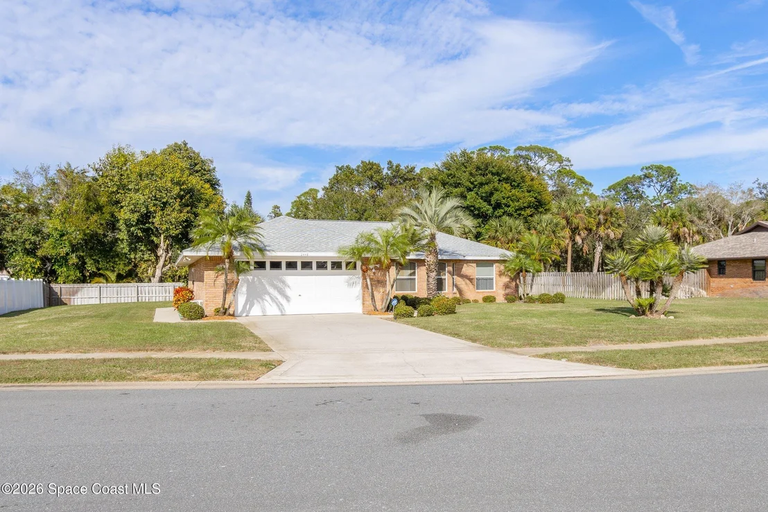 Photo of 2446 Oakcrest Lane