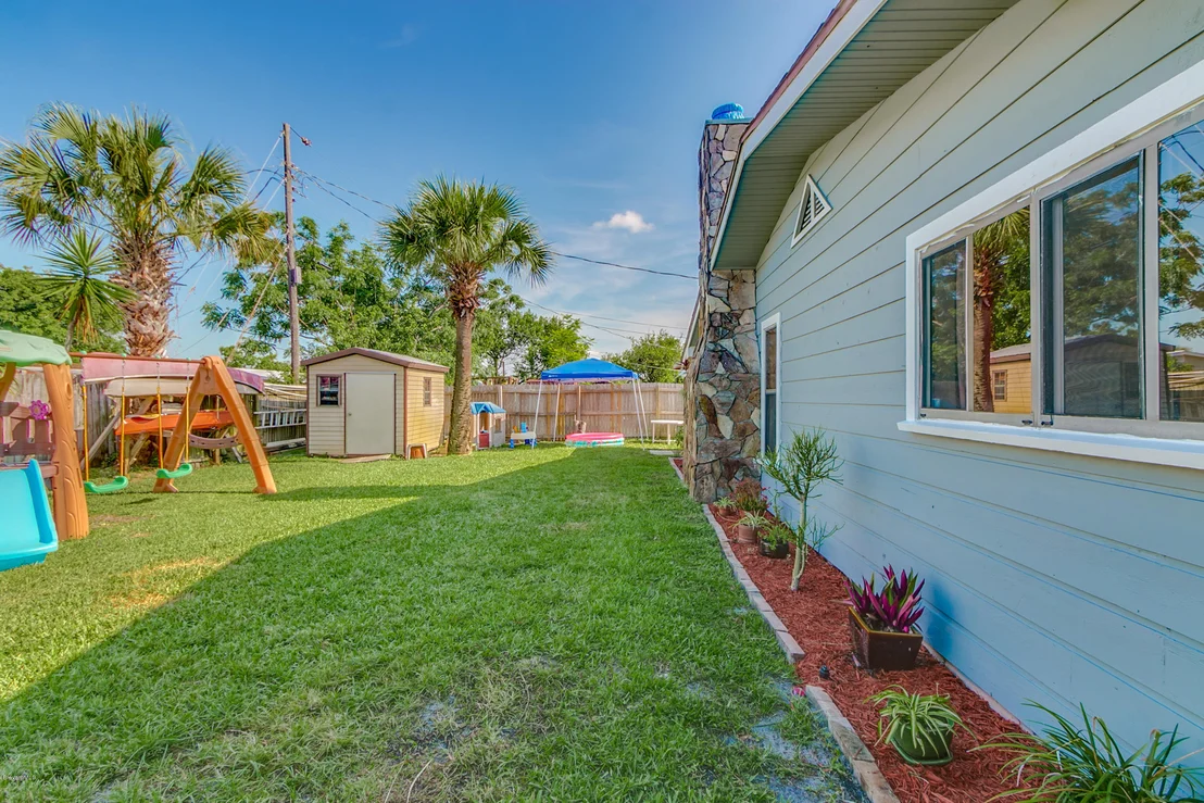 Photo of 1376 Lillian Lane