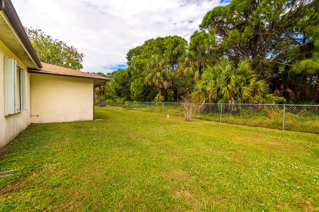 Photo of 958 Pineland Drive
