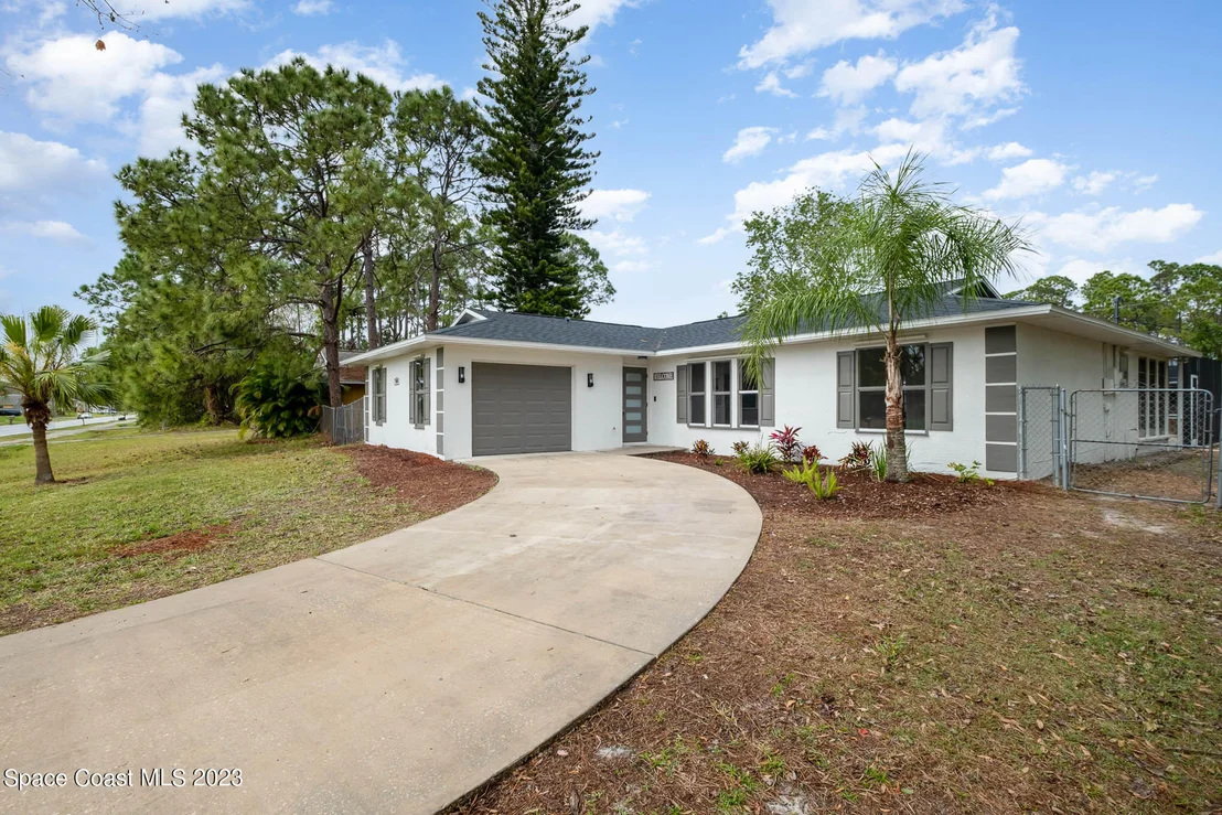 Photo of 1091 Pace Drive NW
